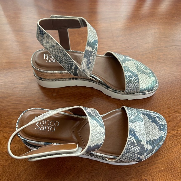 Women’s Franco Sarto Snakeskin Platform Heel Size 8.5 - Picture 3 of 5